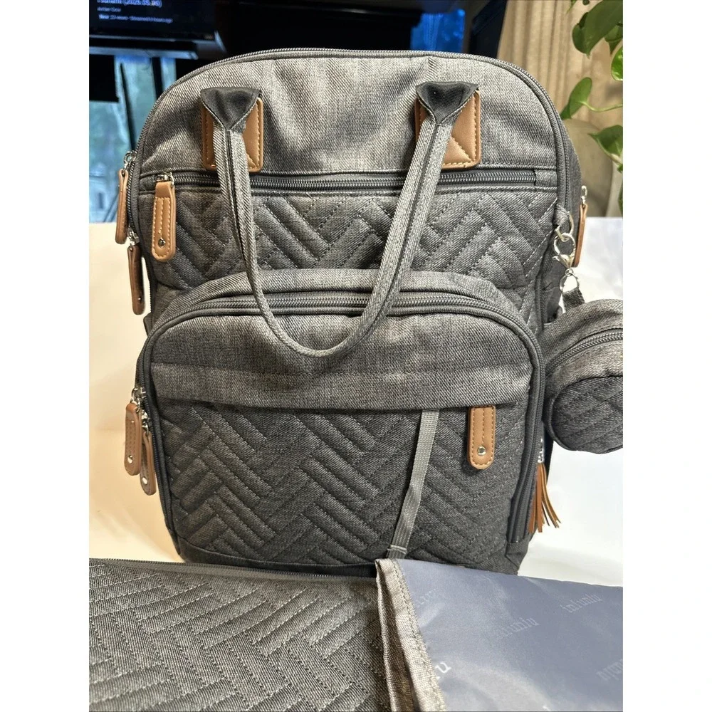BabbleRoo Multifunction/Waterproof Diaper Bag Backpack Gray Perfect Condition